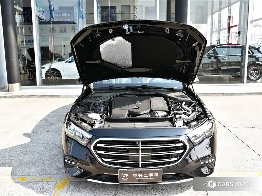 Mercedes-Benz E-Class 2026 Черный из Китая, фото 2