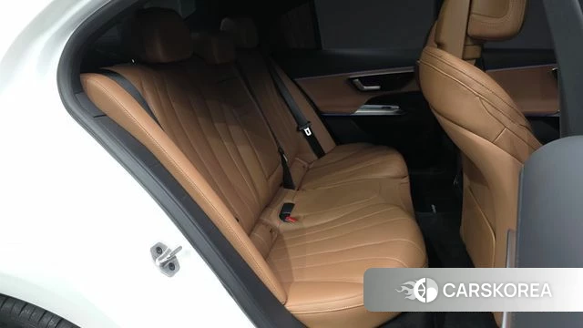 Mercedes-Benz E-Class W214 2026 Белый из Кореи, фото 2