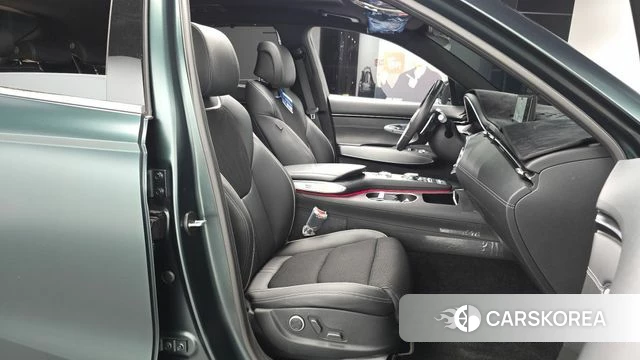 Genesis GV70 2022 Темно-зеленый из Кореи, фото 2
