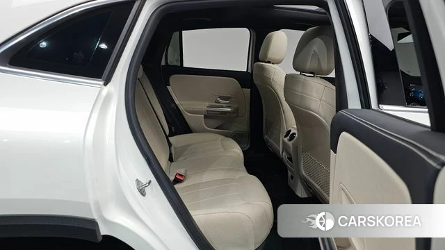 Mercedes-Benz GLA - Class H247 2021 Белый из Кореи, фото 2