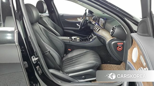 Mercedes-Benz E-Class W213 2019 Черный из Кореи, фото 2