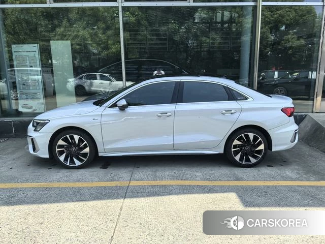Audi A3 2023 Белый из Китая, фото 2