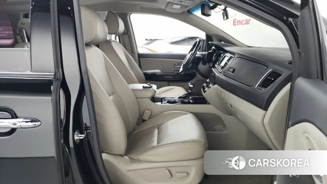 Kia The New Carnival 2018 Черный из Кореи, фото 2