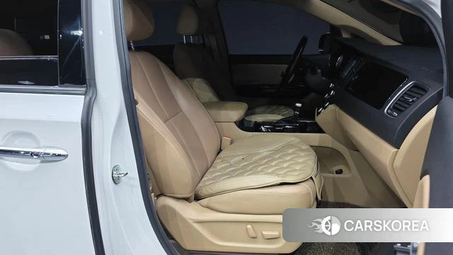 Kia The New Carnival 2018 Белый из Кореи, фото 2