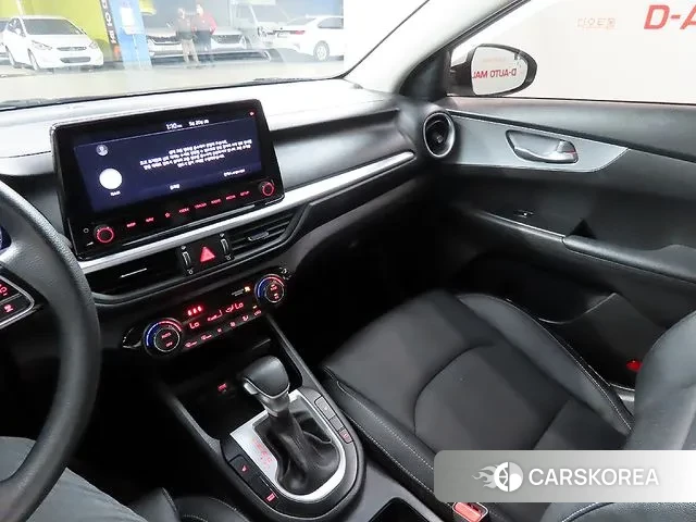 Kia The New K3 2nd generation 2021 Белый из Кореи, фото 2
