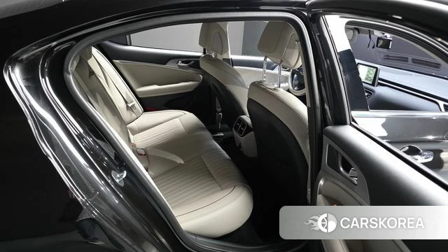 Genesis G70 2018 Черный из Кореи, фото 2