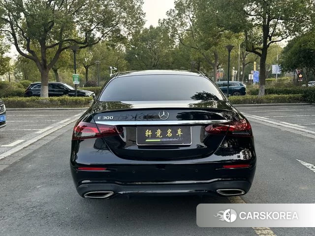 Mercedes-Benz E-class (imported) 2022 Черный из Китая, фото 2
