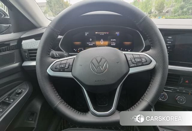 Volkswagen Passat 2024 Черный из Китая, фото 2