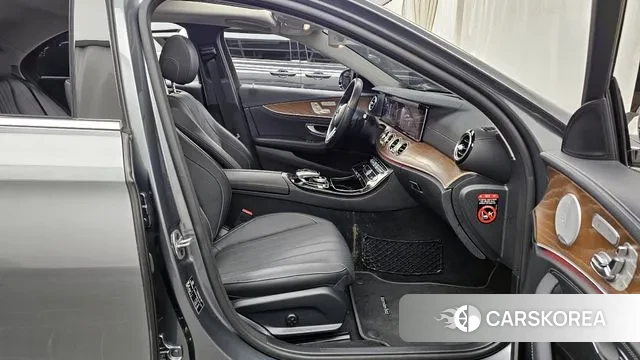 Mercedes-Benz E-Class W213 2019 Серый из Кореи, фото 2