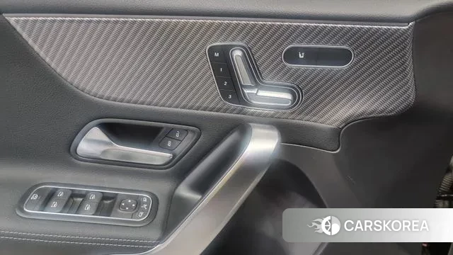 Mercedes-Benz A-Class W177 2024 Черный из Кореи, фото 2