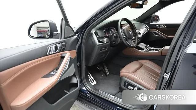 BMW X6 (G06) 2023 Черный из Кореи, фото 2