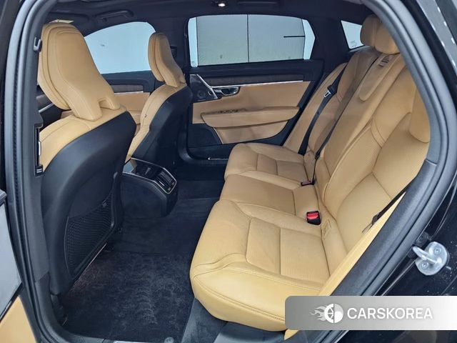 Volvo S90 2024 Черный из Кореи, фото 2