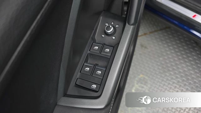 Audi Q3 (F3) 2023 Синий из Кореи, фото 2
