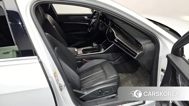 Audi A6 (C8) 2021 Белый из Кореи, фото 2