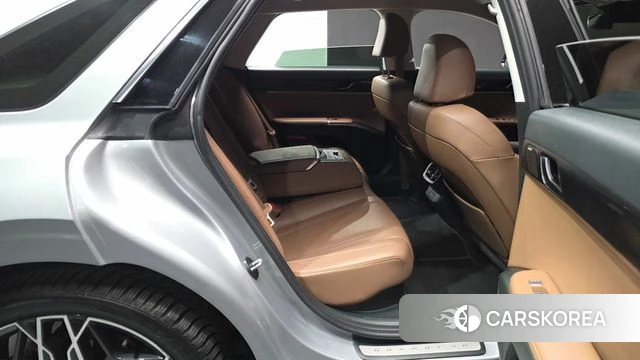Hyundai Grandeur Hybrid (GN7) 2023 Серебряный из Кореи, фото 2
