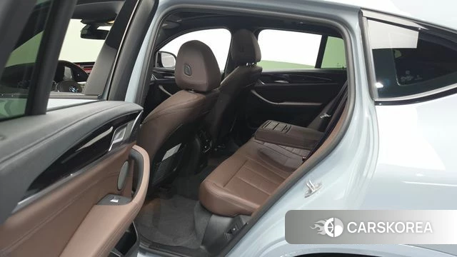 BMW X4 (G02) 2024 Серебристо-серый из Кореи, фото 2