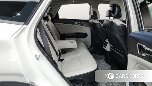 Kia Sportage 5th Generation Hybrid 2022 Белый из Кореи, фото 2