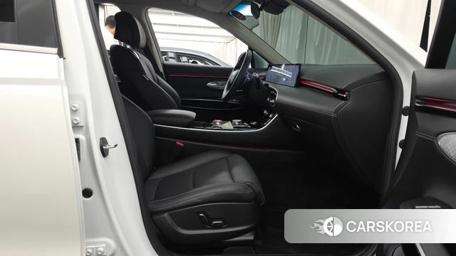 Genesis GV70 2024 Белый из Кореи, фото 2