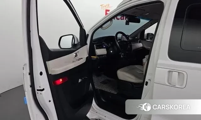 Hyundai The New Grand Starex 2018 Белый из Кореи, фото 2