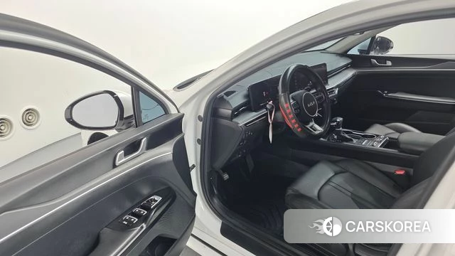 Kia The New K5 3rd generation 2024 Белый из Кореи, фото 2