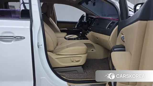 Kia The New Carnival 2019 Белый из Кореи, фото 2