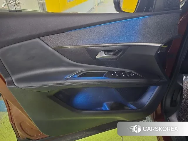 Peugeot 3008 second generation 2019 Коричневый из Кореи, фото 2