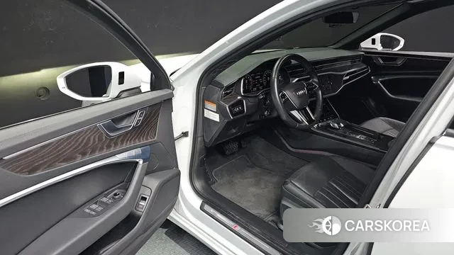 Audi A6 (C8) 2021 Белый из Кореи, фото 2