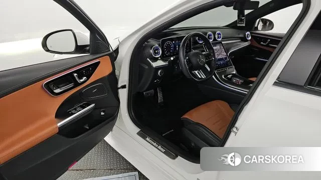 Mercedes-Benz C-Class W206 2022 Белый из Кореи, фото 2