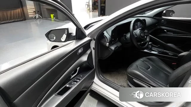 Hyundai Avante Hybrid (CN7) 2021 Серебристо-серый из Кореи, фото 2