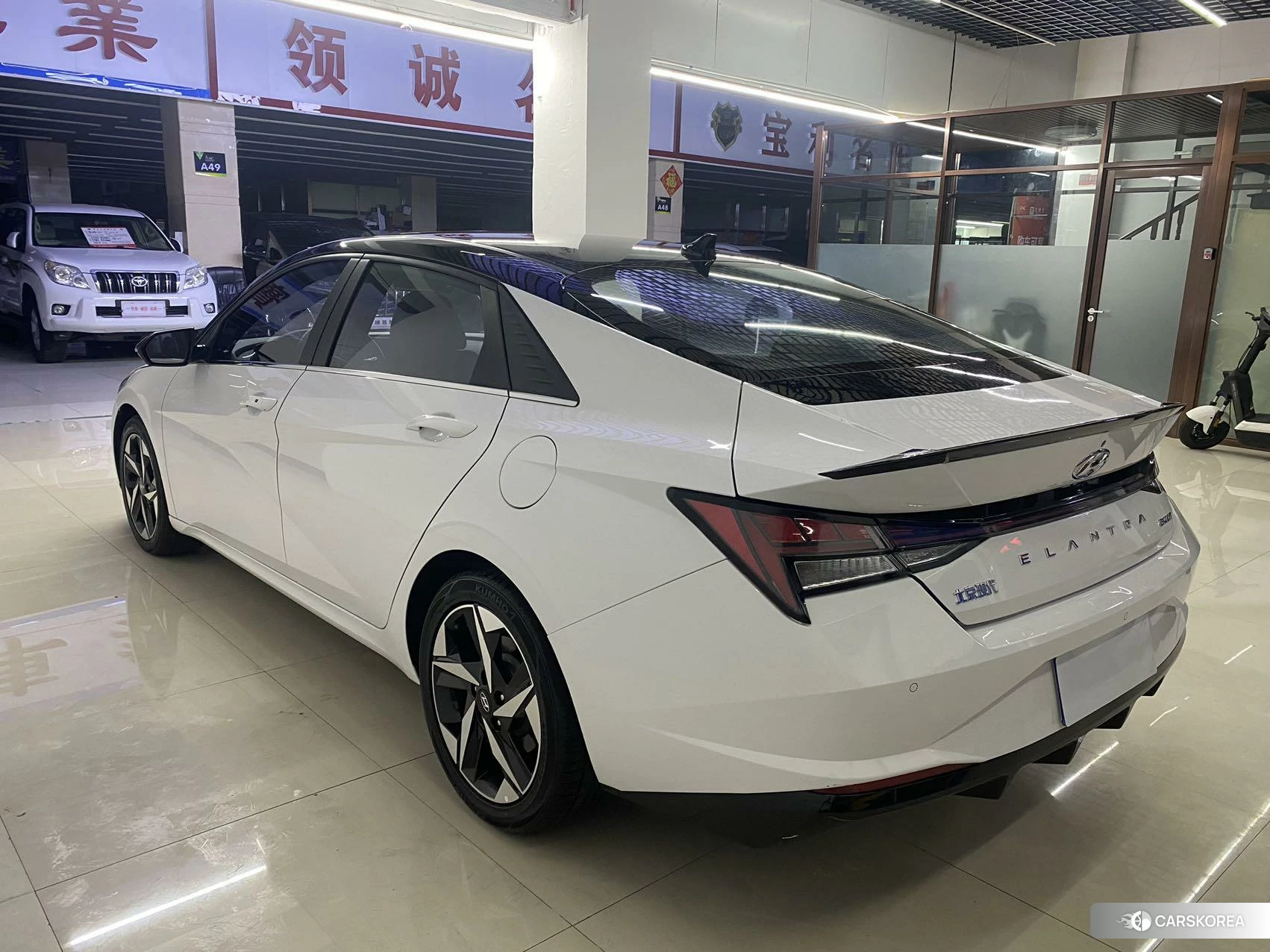 Hyundai Elantra 2022 Белый из Китая, фото 2