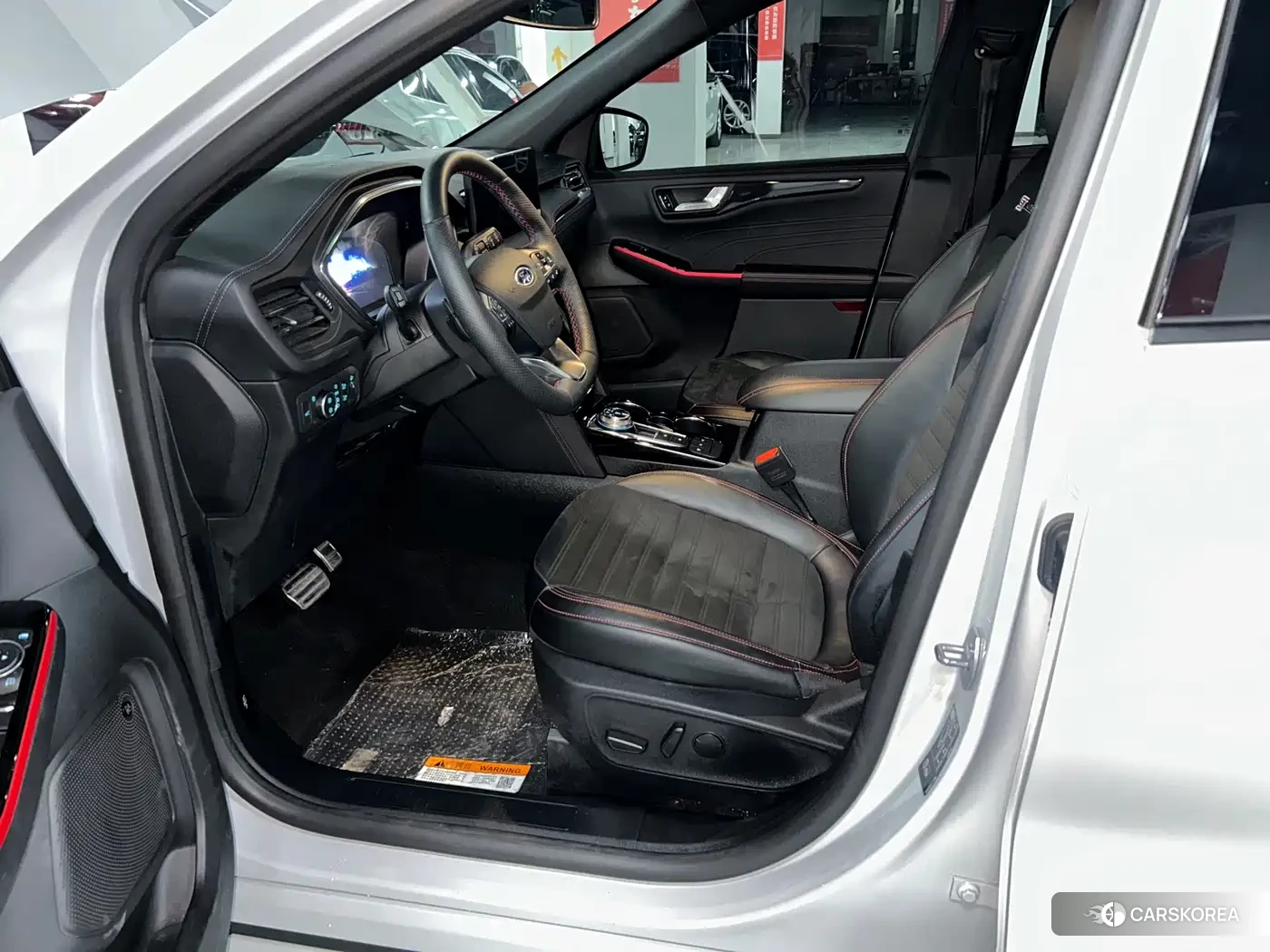 Ford Escape 2023 Silver/gray из Китая, фото 2