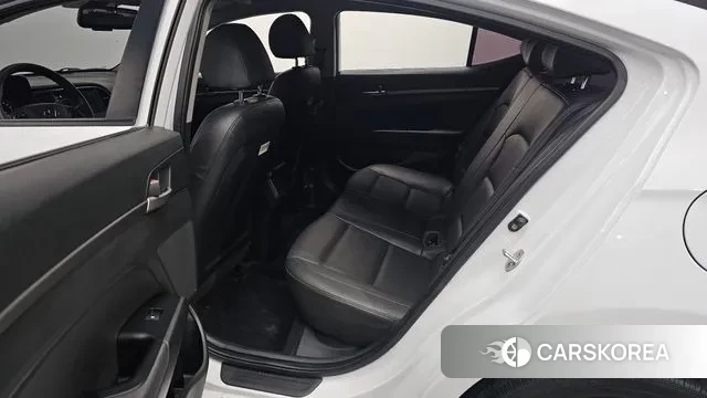 Hyundai Avante AD 2018 Белый из Кореи, фото 2