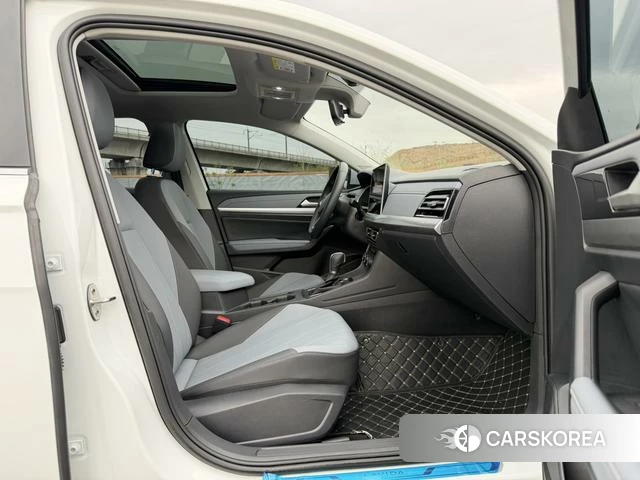 Volkswagen Lavida 2024 Белый из Китая, фото 2