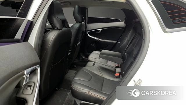 Volvo V40 Cross-Country 2019 Белый из Кореи, фото 2