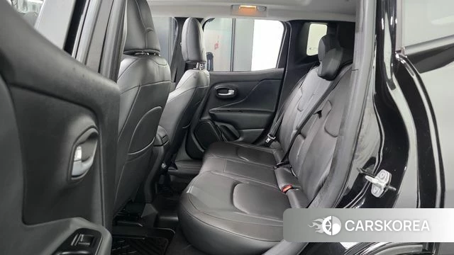 Jeep Renegade 2023 Черный из Кореи, фото 2