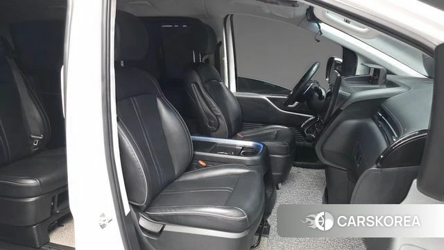 Hyundai Staria 2022 Белый из Кореи, фото 2