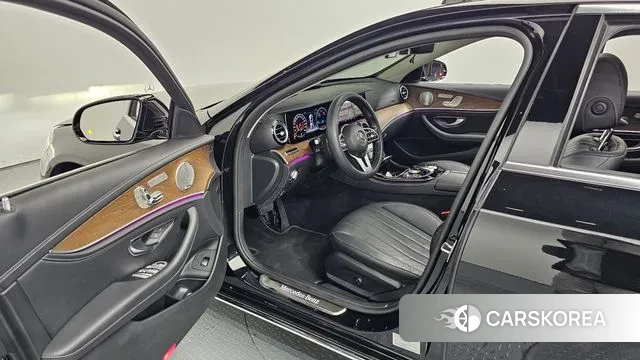 Mercedes-Benz E-Class W213 2019 Черный из Кореи, фото 2