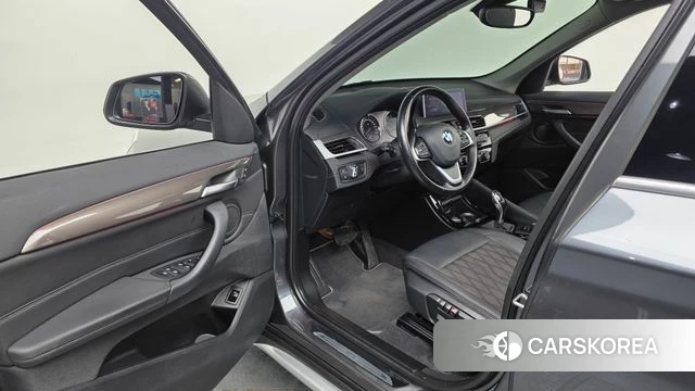 BMW X1 (F48) 2021 Серый из Кореи, фото 2