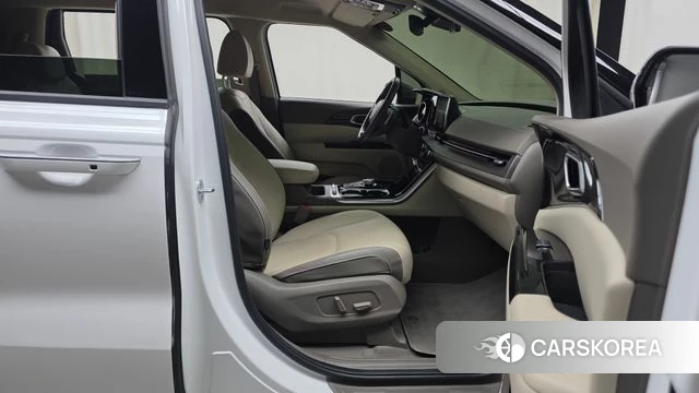 Kia Carnival 4th generation 2022 Белый из Кореи, фото 2