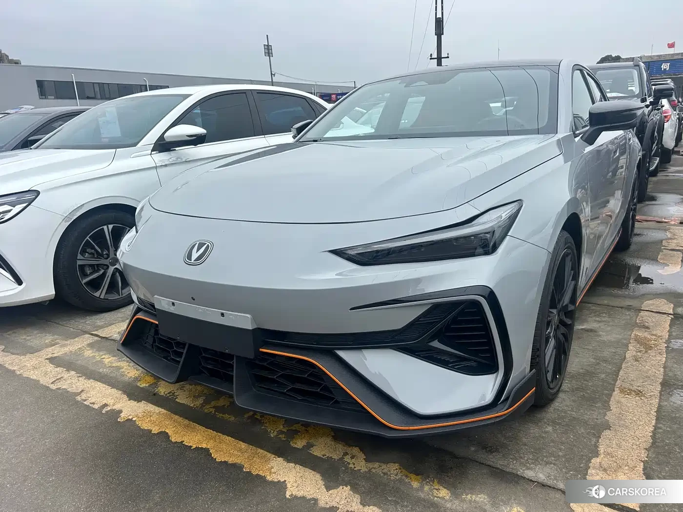 Chang'an Changan UNI-V 2025 Silver/gray из Китая, фото 2