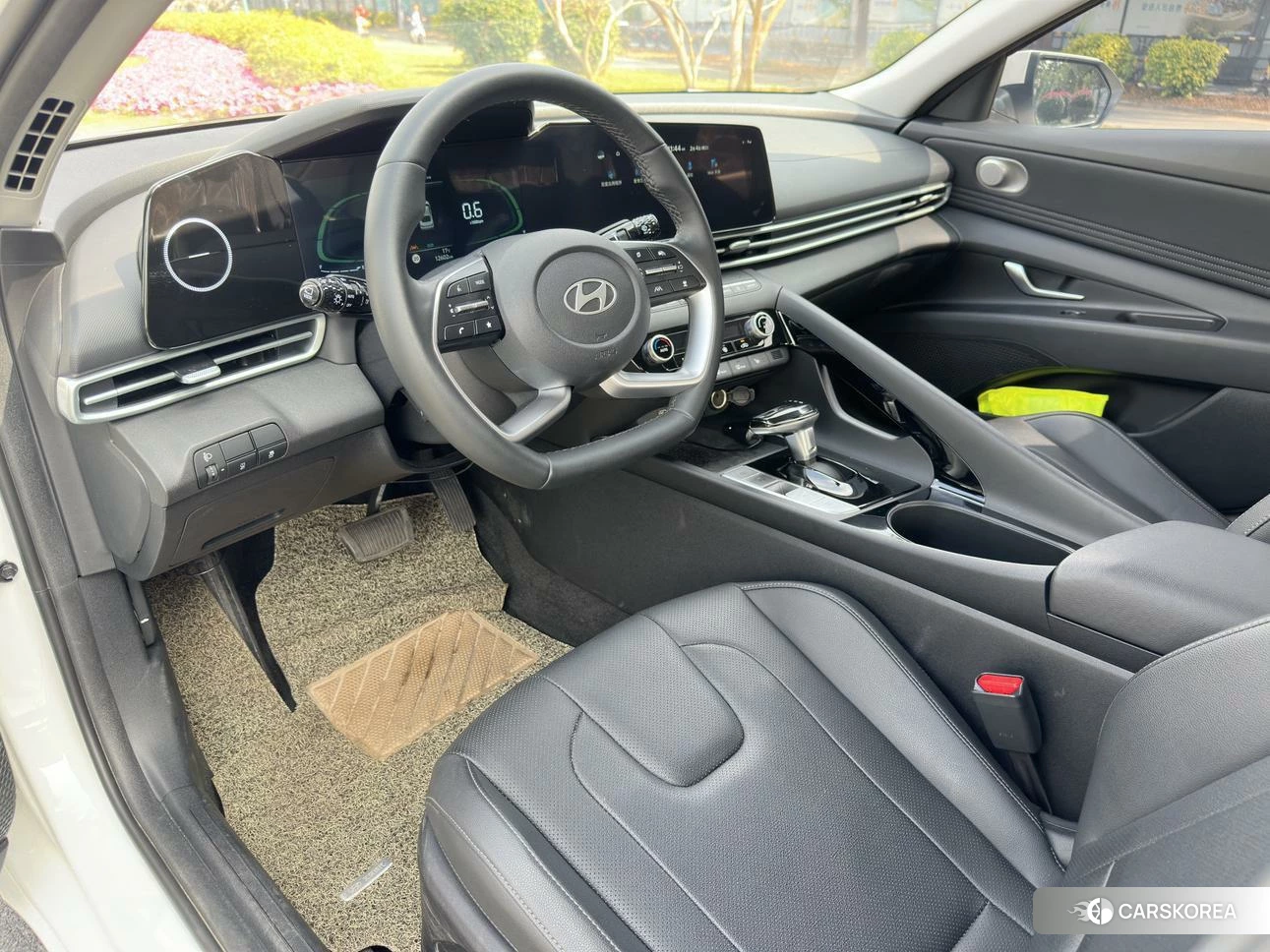 Hyundai Elantra 2023 Белый из Китая, фото 2