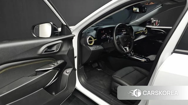 Chevrolet (GM Daewoo) Trax Crossover 2023 Белый из Кореи, фото 2