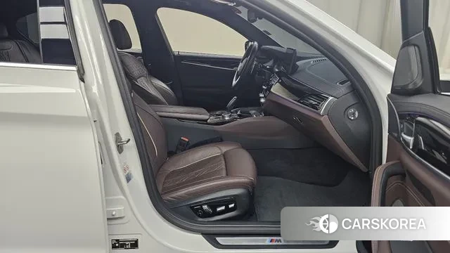 BMW 5 Series (G30) 2021 Белый из Кореи, фото 2