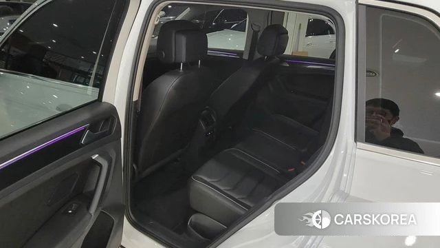 Volkswagen Tiguan second Generation 2023 Белый из Кореи, фото 2