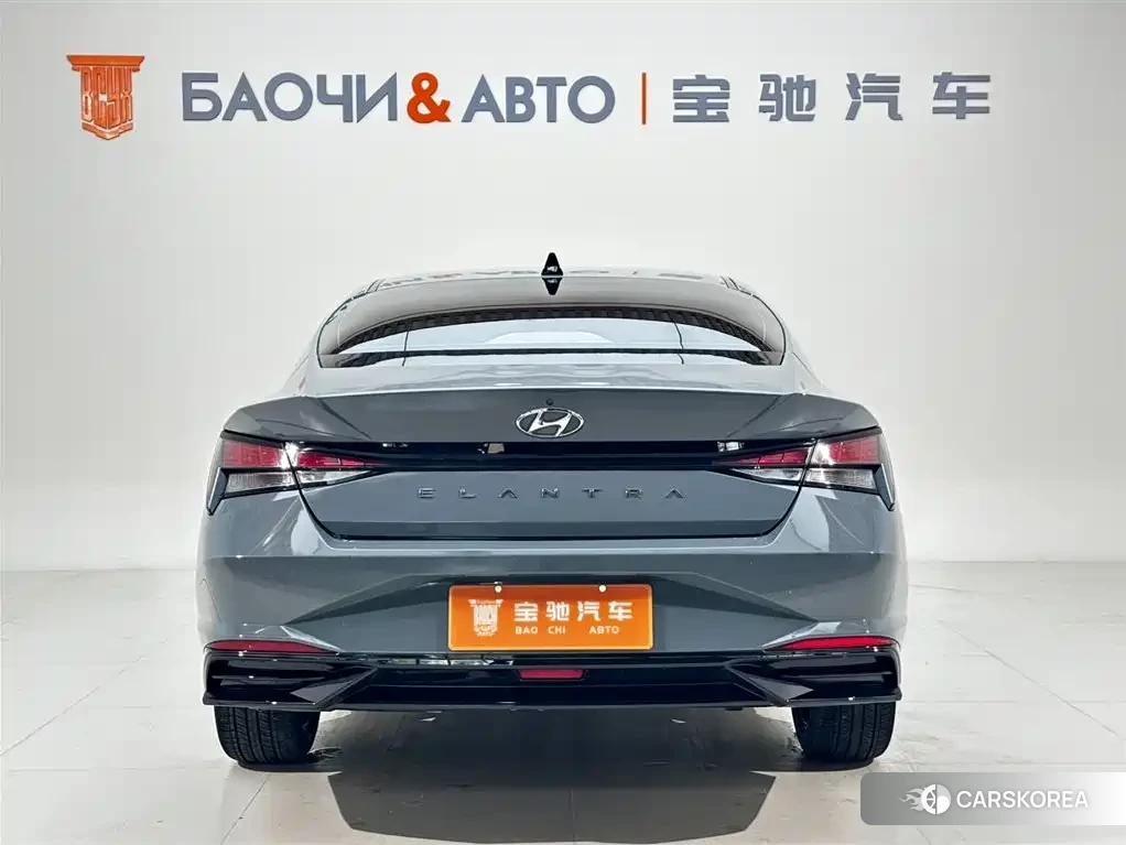 Hyundai Elantra 2023 Silver/gray из Китая, фото 2
