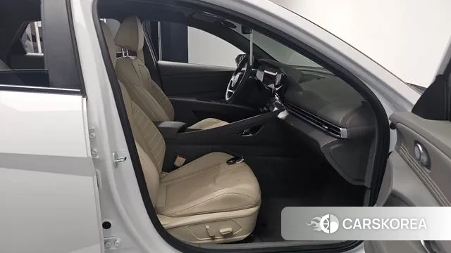 Hyundai The New Avante (CN7) 2024 Белый из Кореи, фото 2