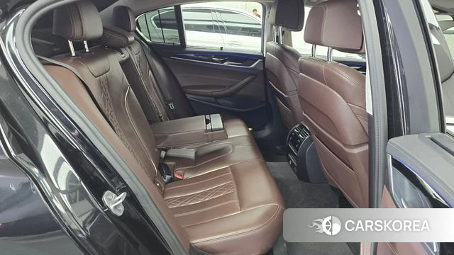 BMW 5 Series (G30) 2022 Черный из Кореи, фото 2