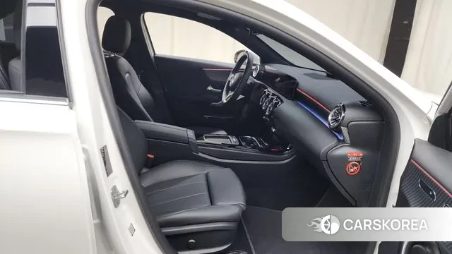 Mercedes-Benz A-Class W177 2023 Белый из Кореи, фото 2