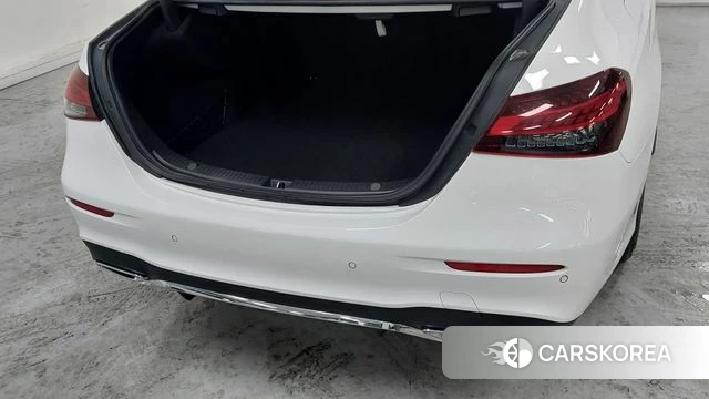 Mercedes-Benz E-Class W213 2023 Белый из Кореи, фото 2