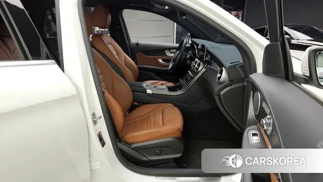 Mercedes-Benz GLC-Class X253 2022 Белый из Кореи, фото 2